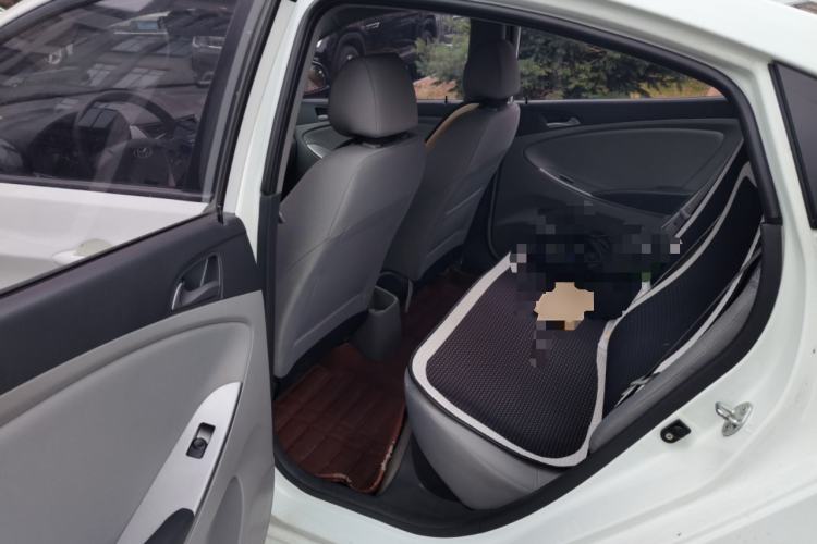 Used Hyundai Verna (older generation) 2014 1.4L Automatic Smart GLS Left Rear Seat
