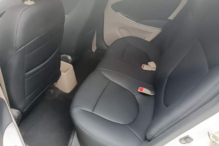 Used Hyundai Verna (older generation) 2014 1.4L Manual Smart GLS Trim Left Rear Seat