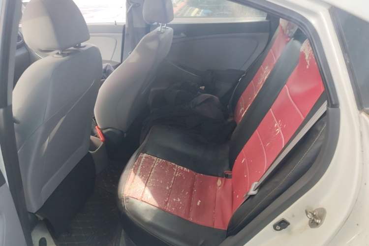 Used Hyundai Verna (older generation) 2014 1.4L Automatic Smart GLS Left Rear Seat