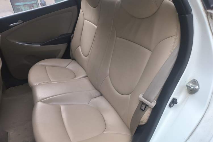 Used Hyundai Verna (older generation) 2014 1.4L Manual Smart GLS Trim Left Rear Seat