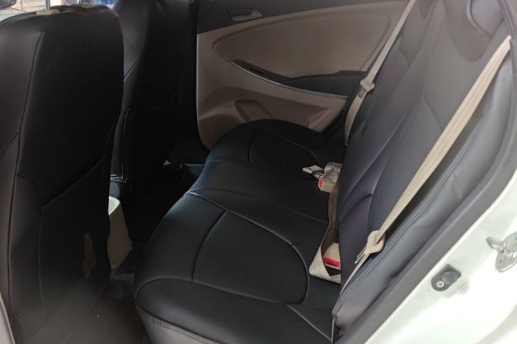 Used Hyundai Verna (older generation) 2014 1.4L Automatic Smart GLS Left Rear Seat