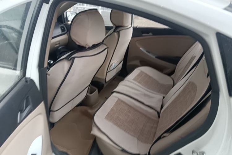 Used Hyundai Verna (older generation) 2014 1.4L Manual Smart GLS Trim Left Rear Seat
