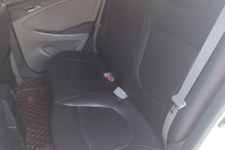 Used Hyundai Verna (older generation) 2014 1.4L Automatic Smart GLS Left Rear Seat