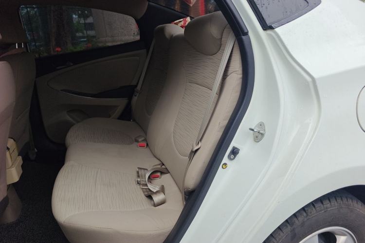 Used Hyundai Verna (older generation) 2014 1.4L Automatic Smart GLS Left Rear Seat