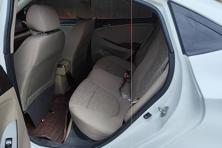 Used Hyundai Verna (older generation) 2014 1.4L Automatic Smart GLS Left Rear Seat