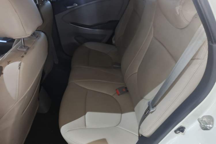 Used Hyundai Verna (older generation) 2014 1.4L Manual Smart GLS Trim Left Rear Seat