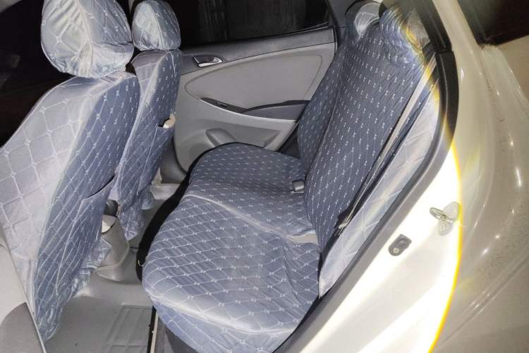 Used Hyundai Verna (older generation) 2014 1.4L Automatic Smart GLS Left Rear Seat