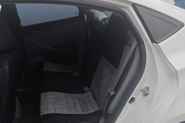 Used Hyundai Verna (older generation) 2014 1.4L Automatic Smart GLS Left Rear Seat