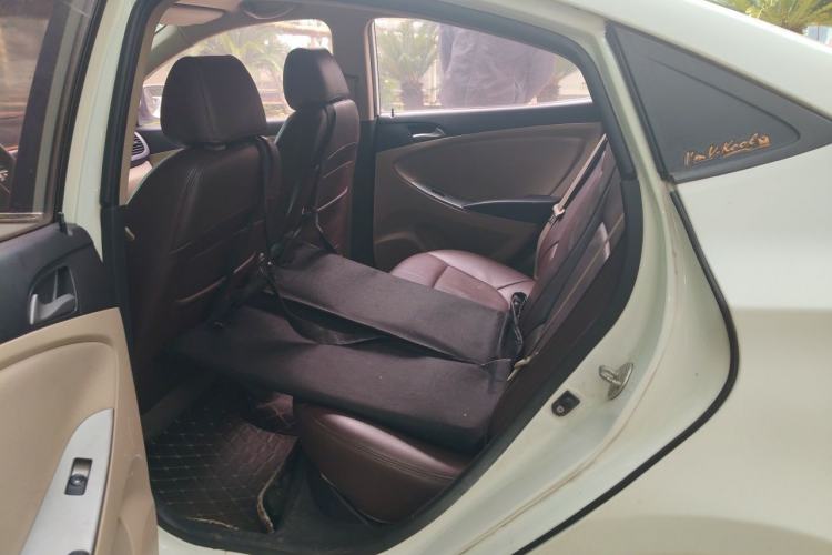 Used Hyundai Verna (older generation) 2014 1.4L Manual Smart GLS Trim Left Rear Seat