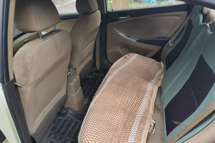 Used Hyundai Verna (older generation) 2014 1.4L Manual Smart GLS Trim Left Rear Seat