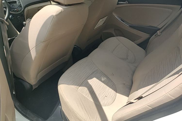 Used Hyundai Verna (older generation) 2014 1.4L Automatic Smart GLS Left Rear Seat
