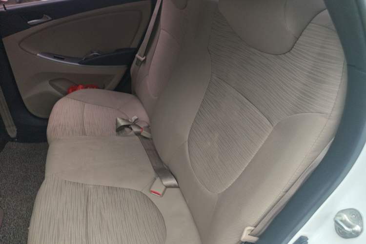 Used Hyundai Verna (older generation) 2014 1.4L Manual Smart GLS Trim Left Rear Seat