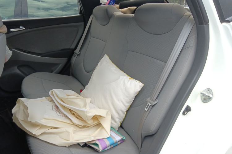 Used Hyundai Verna (older generation) 2014 1.4L Manual Top-Tier Model TOP Left Rear Seat