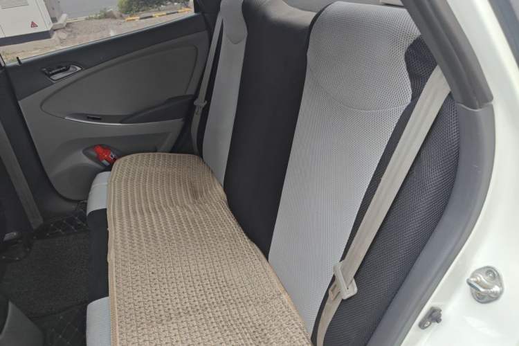 Used Hyundai Verna (older generation) 2014 1.4L Manual Smart GLS Trim Left Rear Seat