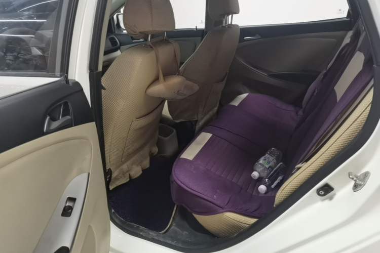 Used Hyundai Verna (older generation) 2014 1.4L Manual Smart GLS Trim Left Rear Seat