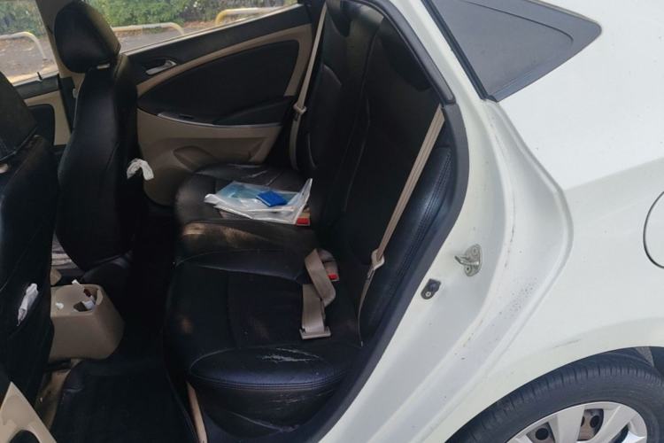Used Hyundai Verna (older generation) 2014 1.4L Manual Smart GLS Trim Left Rear Seat
