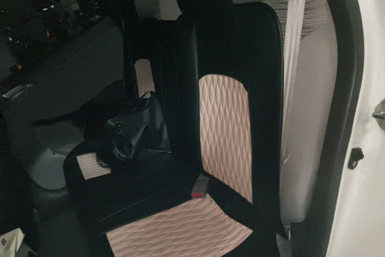Used Hyundai Verna (older generation) 2014 1.4L Automatic Leading-Edge GLX Left Rear Seat