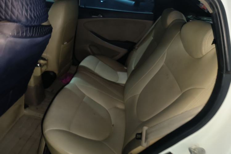 Used Hyundai Verna (older generation) 2014 1.4L Manual Smart GLS Trim Left Rear Seat