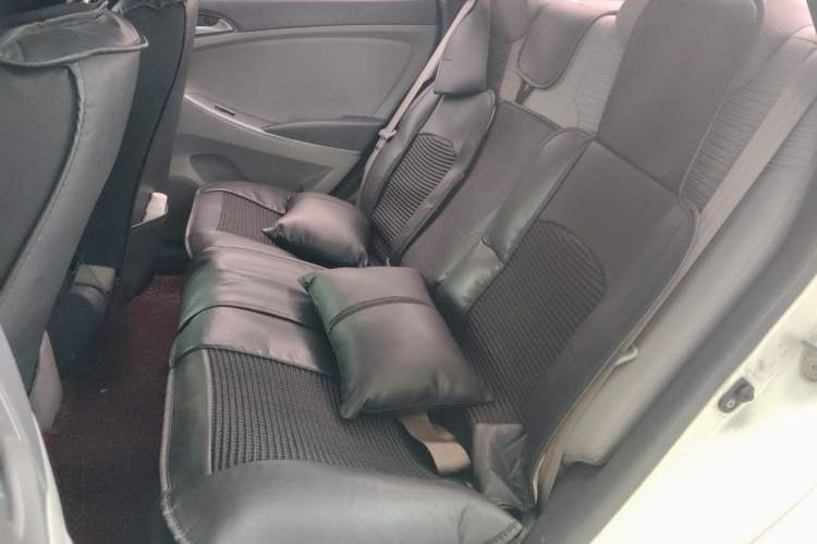 Used Hyundai Verna (older generation) 2014 1.4L Manual Smart GLS Trim Left Rear Seat