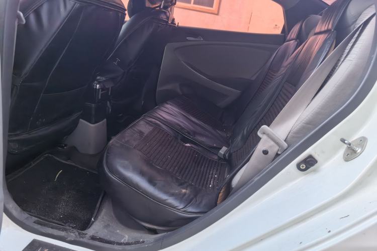 Used Hyundai Verna (older generation) 2014 1.4L Manual Smart GLS Trim Left Rear Seat