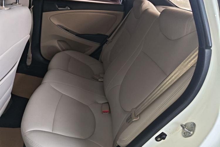 Used Hyundai Verna (older generation) 2014 1.4L Automatic Smart GLS Left Rear Seat