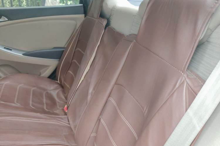 Used Hyundai Verna (older generation) 2014 1.4L Automatic Smart GLS Left Rear Seat