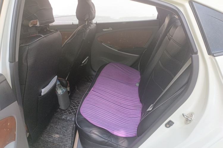 Used Hyundai Verna (older generation) 2014 1.4L Manual Smart GLS Trim Left Rear Seat