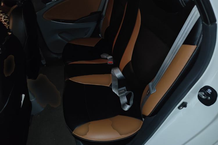 Used Hyundai Verna (older generation) 2014 1.4L Automatic Smart GLS Left Rear Seat