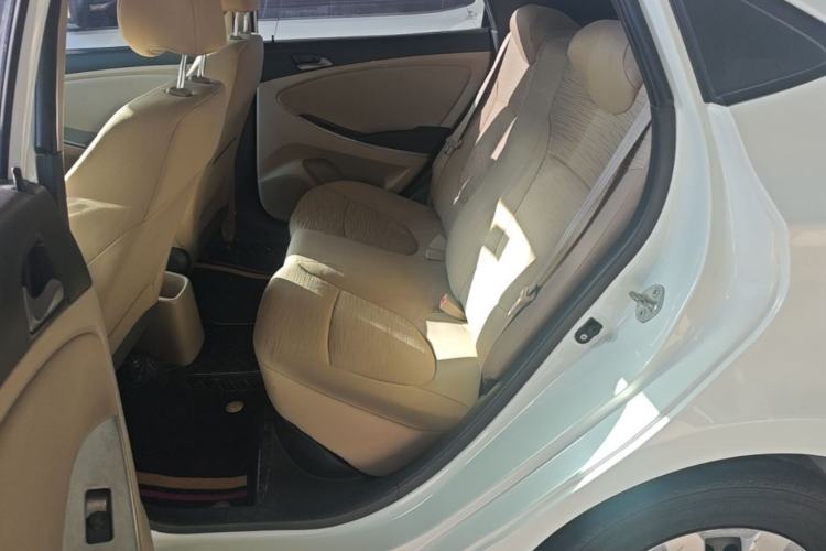 Used Hyundai Verna (older generation) 2014 1.4L Manual Smart GLS Trim Left Rear Seat