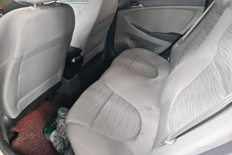 Used Hyundai Verna (older generation) 2014 1.4L Automatic Smart GLS Left Rear Seat