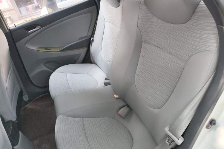 Used Hyundai Verna (older generation) 2014 1.4L Manual Smart GLS Trim Left Rear Seat