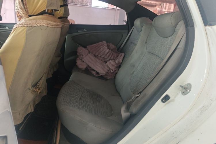 Used Hyundai Verna (older generation) 2014 1.4L Automatic Smart GLS Left Rear Seat