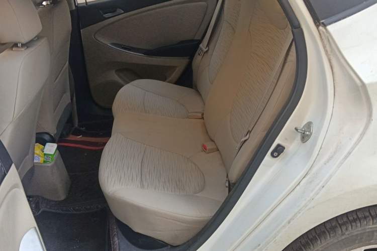 Used Hyundai Verna (older generation) 2014 1.4L Manual Smart GLS Trim Left Rear Seat