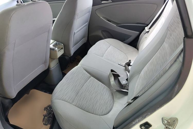 Used Hyundai Verna (older generation) 2014 1.4L Automatic Smart GLS Left Rear Seat