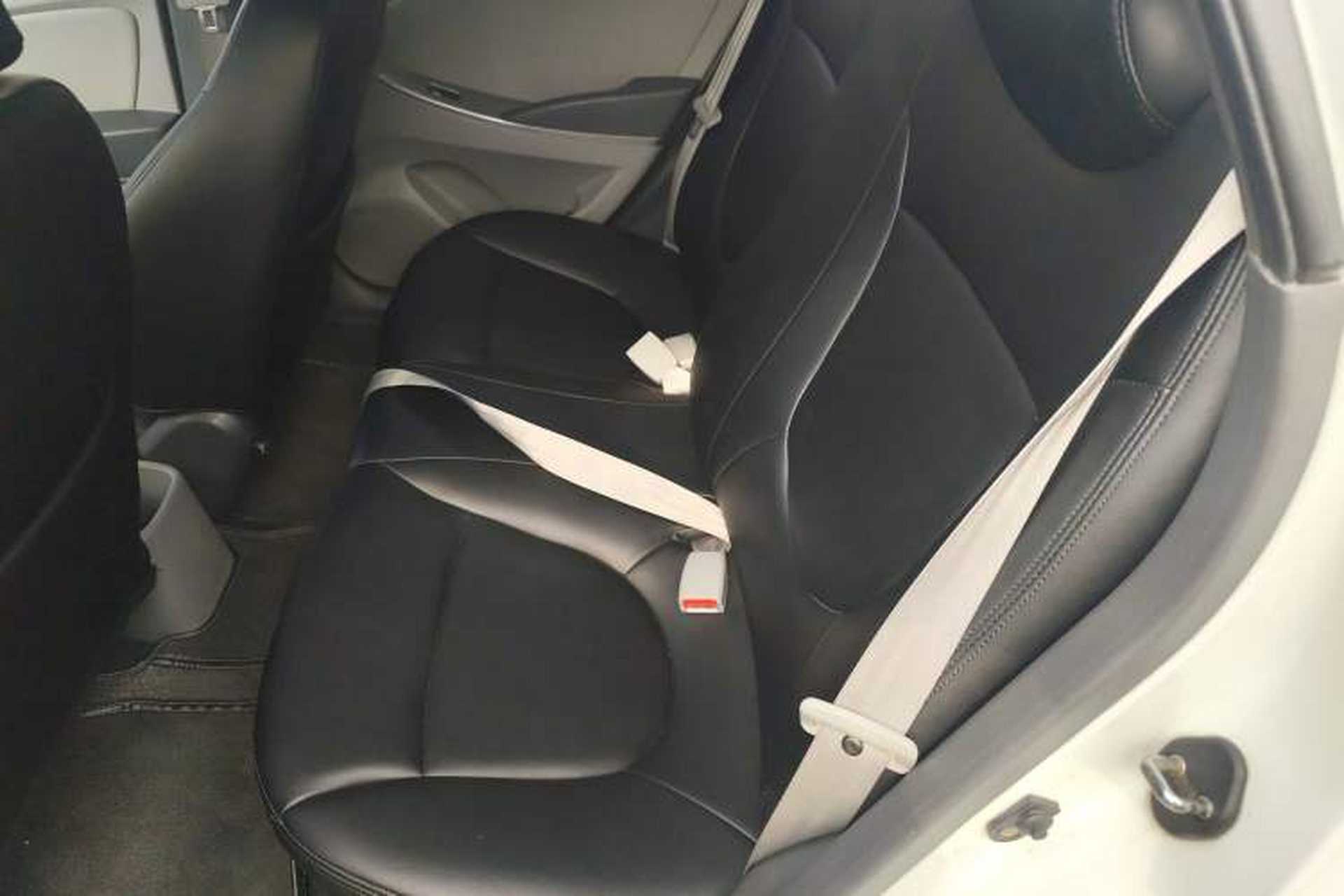 Used Hyundai Verna (older generation) 2014 1.4L Automatic Smart GLS Left Rear Seat