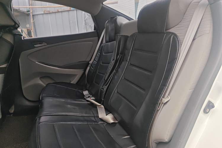 Used Hyundai Verna (older generation) 2014 1.4L Manual Smart GLS Trim Left Rear Seat