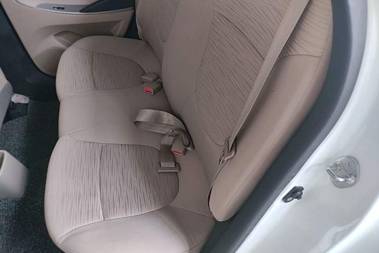 Used Hyundai Verna (older generation) 2014 1.4L Manual Smart GLS Trim Left Rear Seat