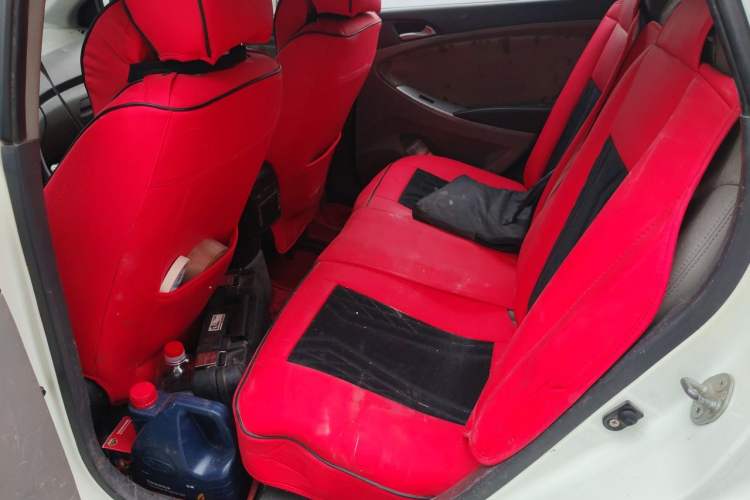 Used Hyundai Verna (older generation) 2014 1.4L Manual Smart GLS Trim Left Rear Seat