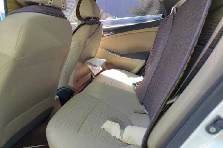 Used Hyundai Verna (older generation) 2014 1.4L Manual Smart GLS Trim Left Rear Seat