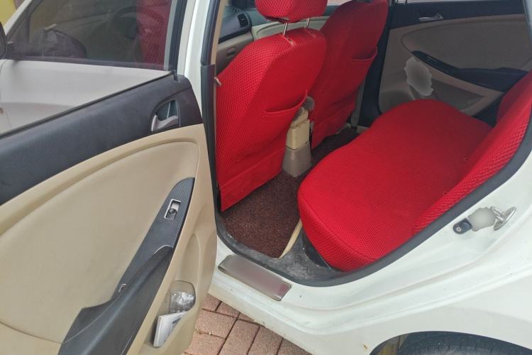 Used Hyundai Verna (older generation) 2014 1.4L Manual Smart GLS Trim Left Rear Seat