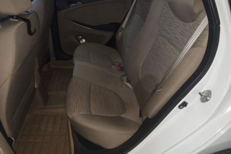 Used Hyundai Verna (older generation) 2014 1.4L Automatic Smart GLS Left Rear Seat