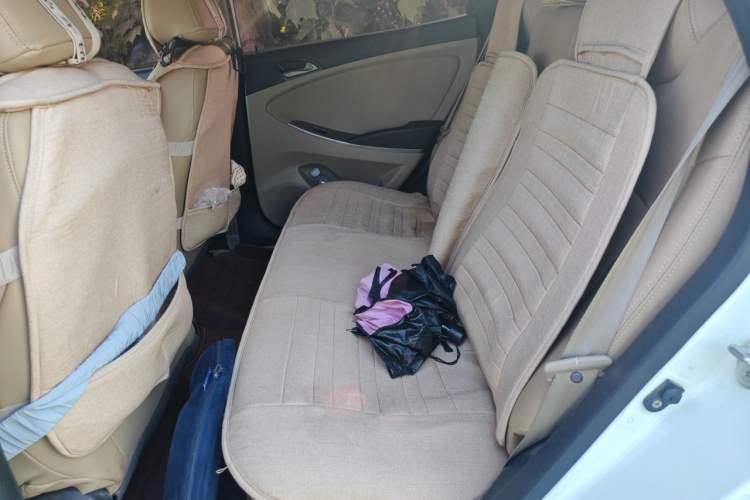 Used Hyundai Verna (older generation) 2014 1.4L Manual Smart GLS Trim Left Rear Seat