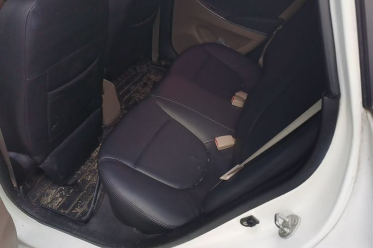 Used Hyundai Verna (older generation) 2014 1.4L Automatic Smart GLS Left Rear Seat