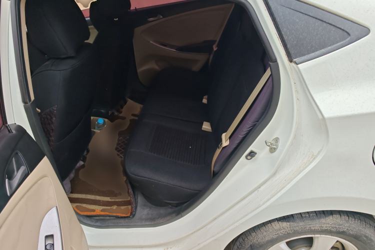 Used Hyundai Verna (older generation) 2014 1.4L Manual Smart GLS Trim Left Rear Seat