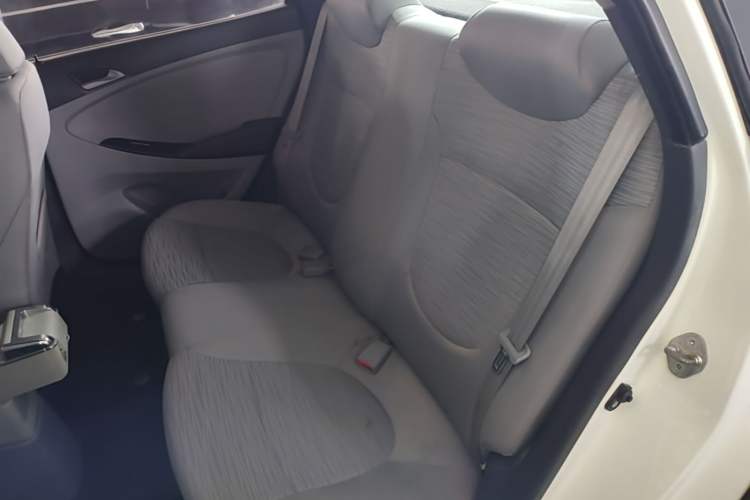 Used Hyundai Verna (older generation) 2014 1.4L Manual Smart GLS Trim Left Rear Seat