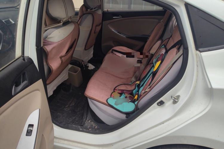 Used Hyundai Verna (older generation) 2014 1.4L Manual Smart GLS Trim Left Rear Seat