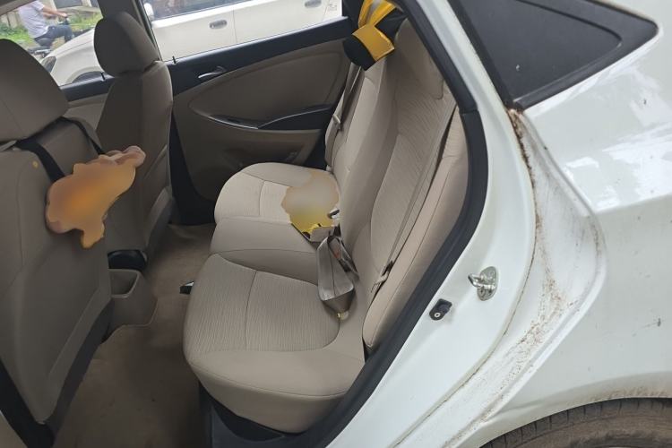 Used Hyundai Verna (older generation) 2014 1.4L Manual Smart GLS Trim Left Rear Seat