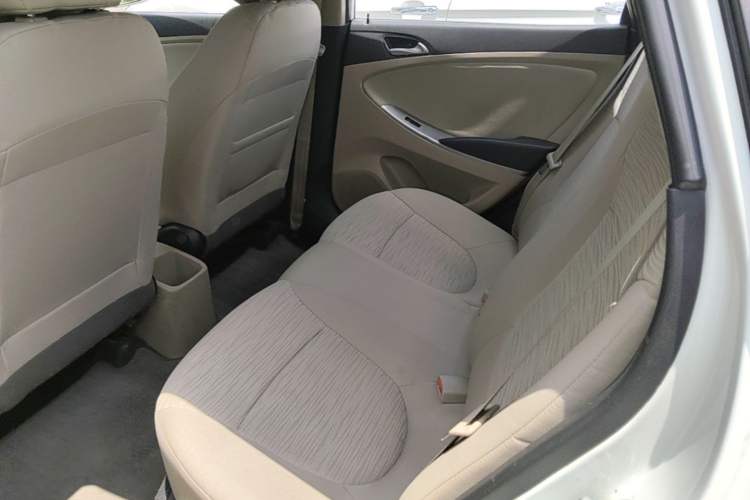 Used Hyundai Verna (older generation) 2014 1.4L Manual Smart GLS Trim Left Rear Seat