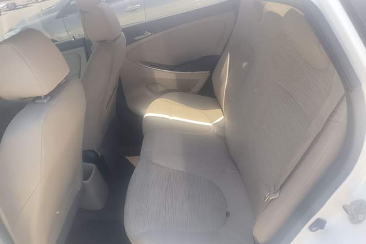 Used Hyundai Verna (older generation) 2014 1.4L Manual Smart GLS Trim Left Rear Seat