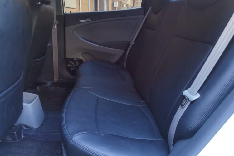 Used Hyundai Verna (older generation) 2014 1.4L Automatic Smart GLS Left Rear Seat